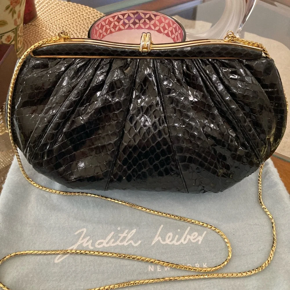 Pre-Loved Authentic Judith Leiber Black Snakeskin Shoulder/Clutch Handbag - Picture 2 of 6